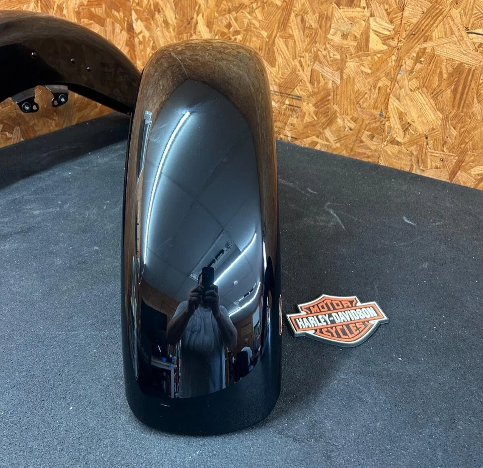 OEM HARLEY-DAVIDSON 2014-23 Touring Ultra Road Street Glide CVO Front Fender - Image 4 of 4