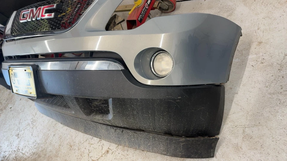 (LOCAL PICKUP ONLY) 07 08 09 10 11 12 GMC ACADIA Front Bumper Assy. Foto 2 de 4