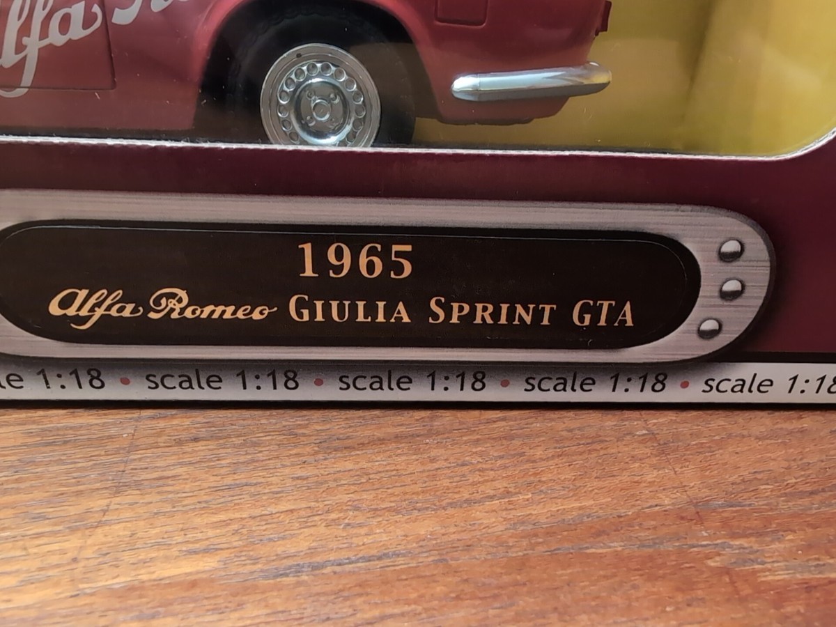 Road Signature 1/18 Alfa Romeo Giulia Sprint GTA Race Livery