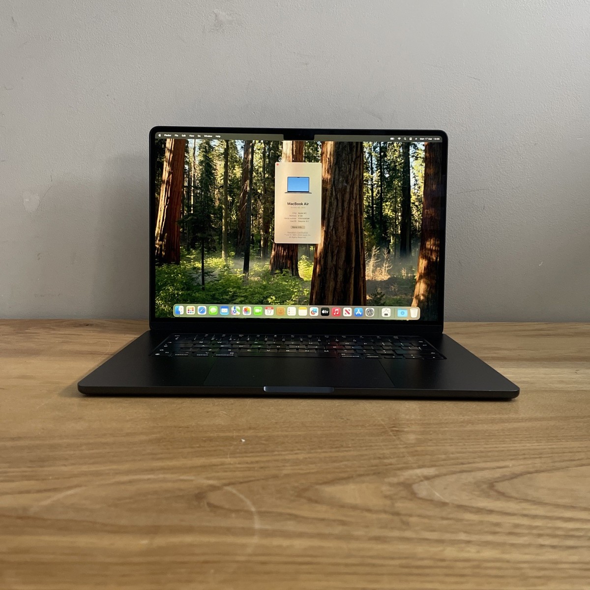 Apple MacBook Air M2 15 Inch 8gb Ram 256gb SSD 218 Cycles A2941