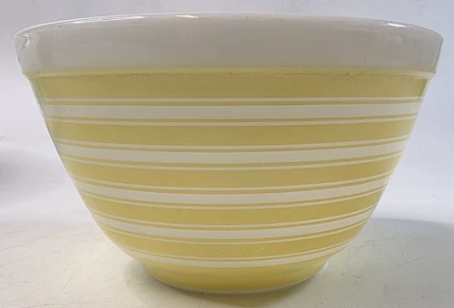 Pyrex Yellow Stripe #401 Mixing Bowl 1 1/2 Pt Vintage 1965-67 Rainbow Bands USA