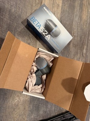 Shure Beta 52A Kick Drum Microphone with Stand and Cable Bundle
