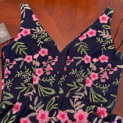 vince camuto floral embroidered mesh midi dress Vince Camuto floral embroidered sleeveless mesh midi dress size 4, NWT