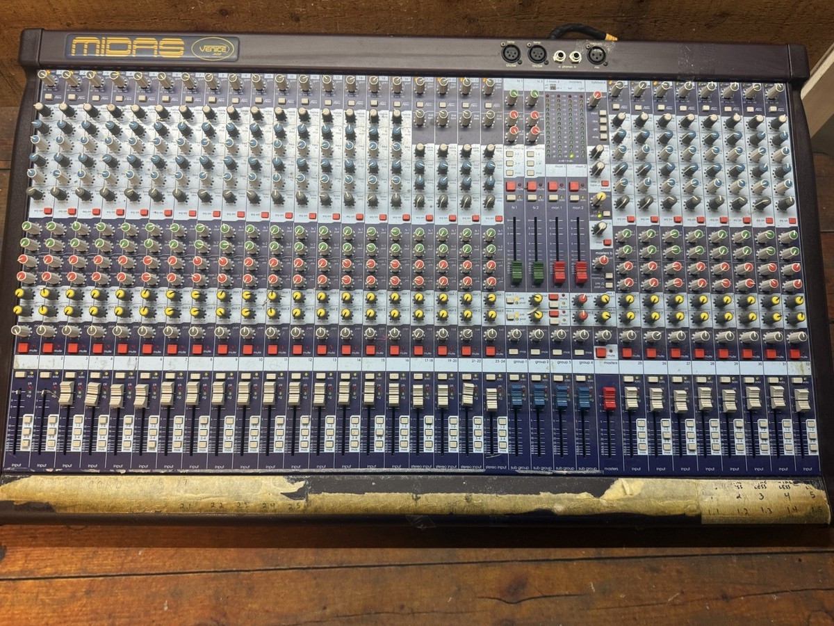 Midas Venice 320 32-Channel Analog Mixing Console Live Sound