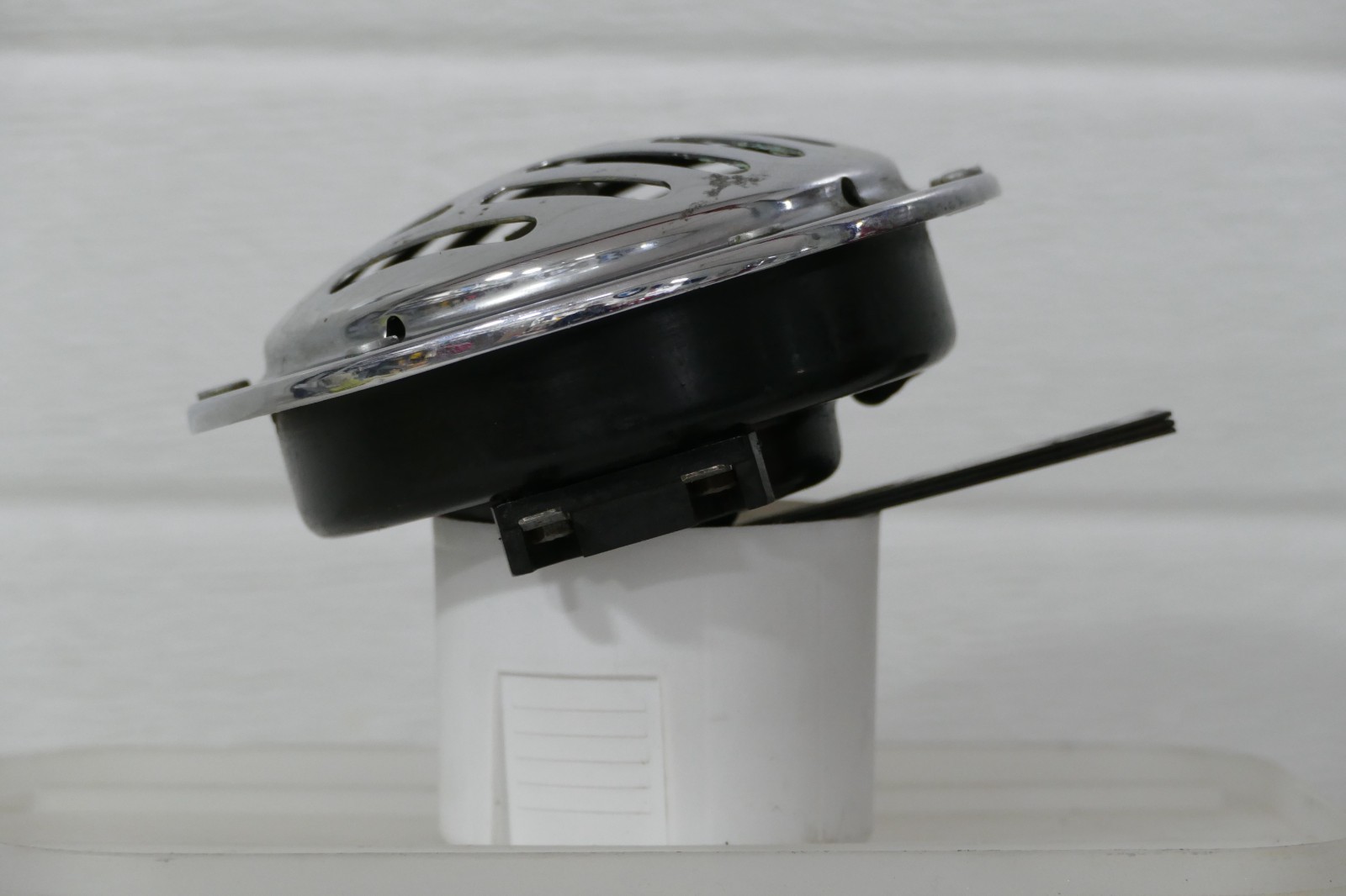 BMW Original Airhead Bosch 5" Horn Chrome Face with Mounting Bracket