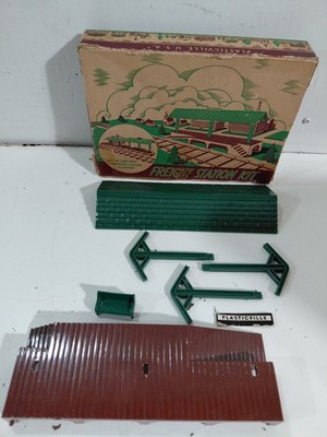 Plasticville LM-3 O/S Gauge Model Railroad Scenery Freight Station Kit w/Box