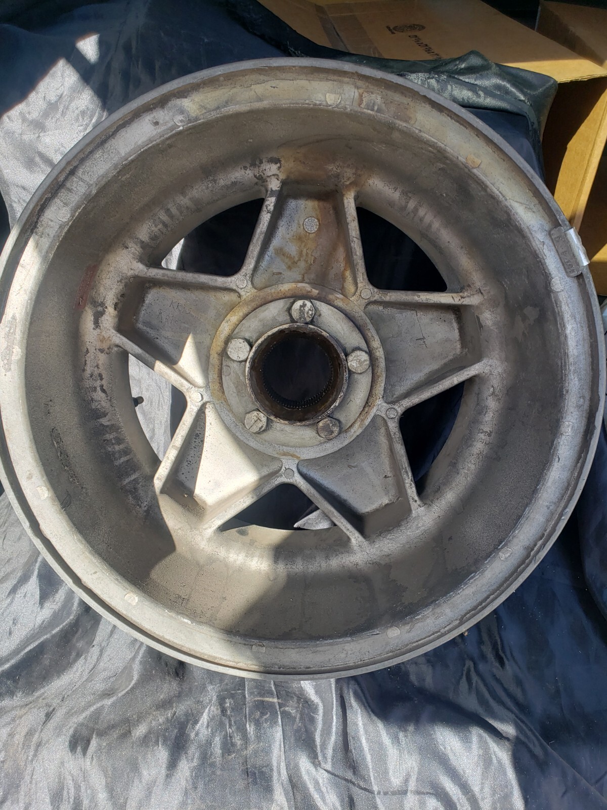 15" x7.5 FERRARI CROMADORA DAYTONA 365GTB/GTC SPINDLE MOUNT