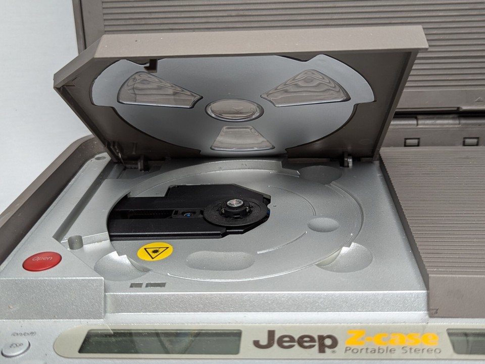 Vintage Jeep Electronics ZCase Portable Stereo ZCPSB9 Untested, as