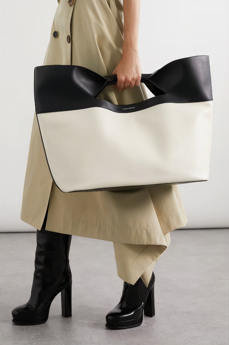 Alexander McQueen Bow Two-Tone Leather Tote New With Tags Alexander McQueen Bow Two-Tone Leather Tote New With Tags