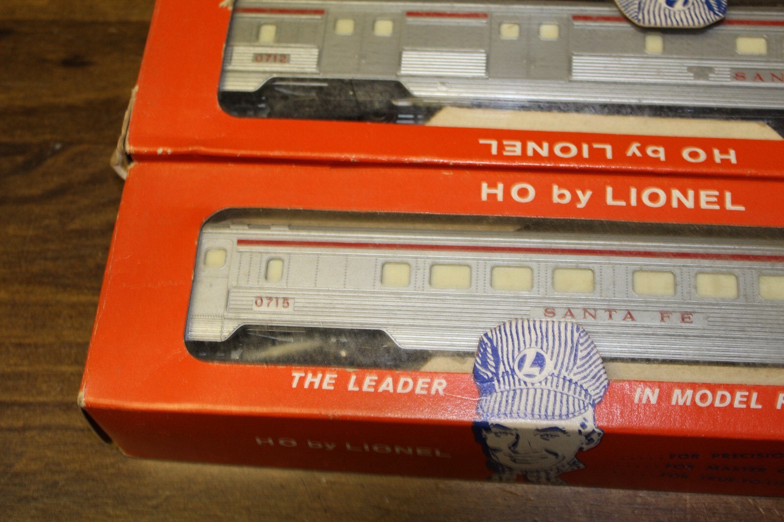 Vintage Lionel HO Scale Santa Fe Passenger Observation Cars Trains