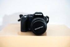 Olympus EVOLT E-500 8.0MP Digital SLR W/ 14-45mm Lense