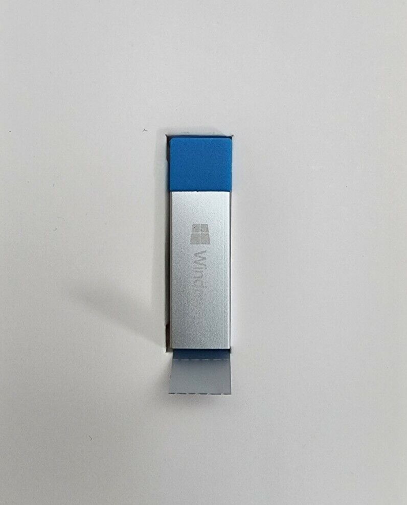 Microsoft Windows 10 Professional -32/64-Bit - USB - New Microsoft Windows 10 Professional -32/64-Bit - USB - New