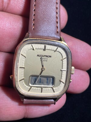 Vintage Bulova Accutron Digital & Analog Men's Quartz Alarm
