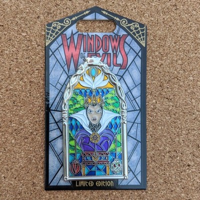 Windows of Evil Queen 2018 Disney Snow White Villain Stained Glass LE 2000