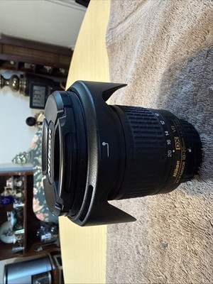 Nikon wide-angle zoom lens AF-P DX NIKKOR 10-20mm f/4.5-5.6G VR