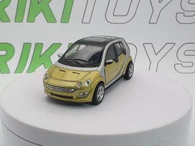 Smart ForFour New Ray 1/43 Oro