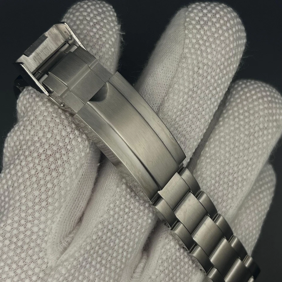 Seiko 40MM Automatic NH35 Divers Watch - Black Bezel Stainless Steel Bracelet - Image 3 of 4