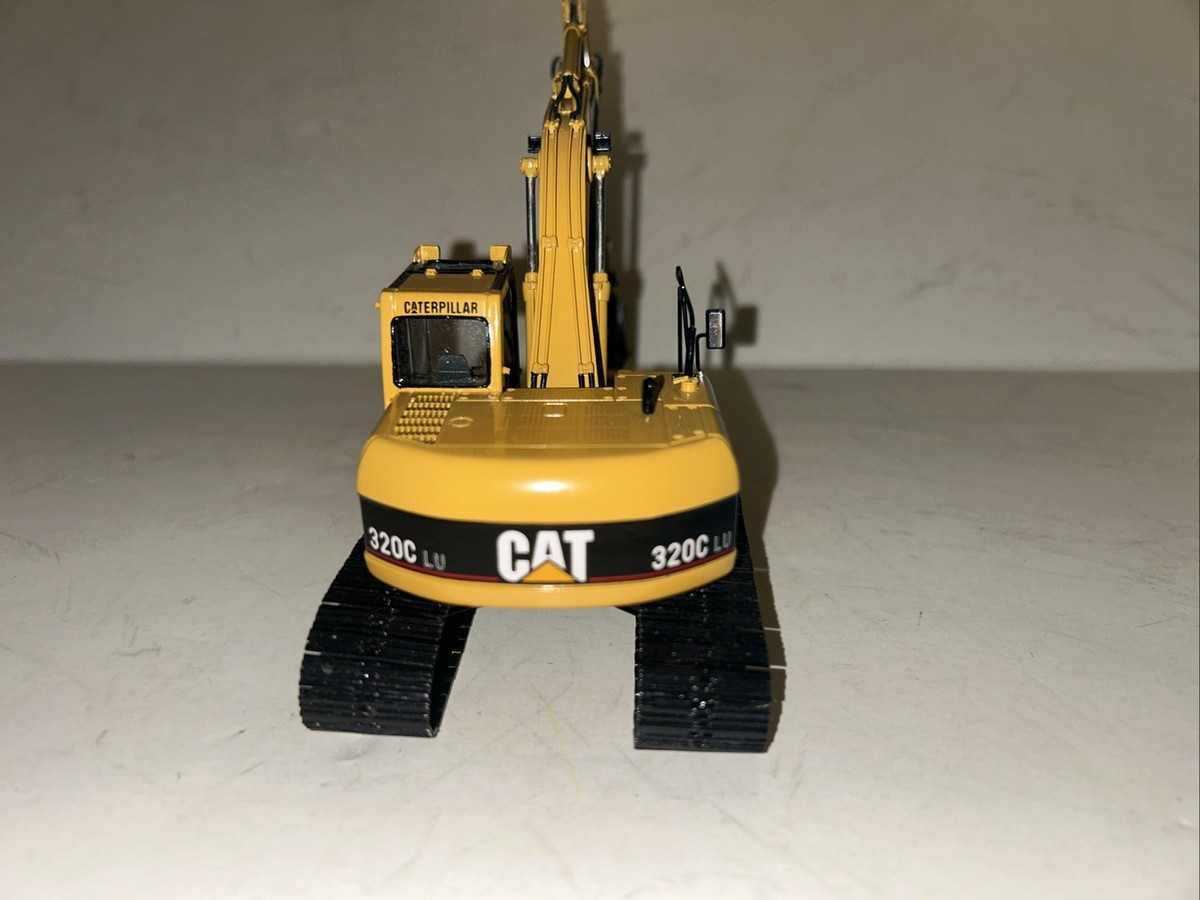Classic Construction Models Caterpillar Cat 320C L U Excavator