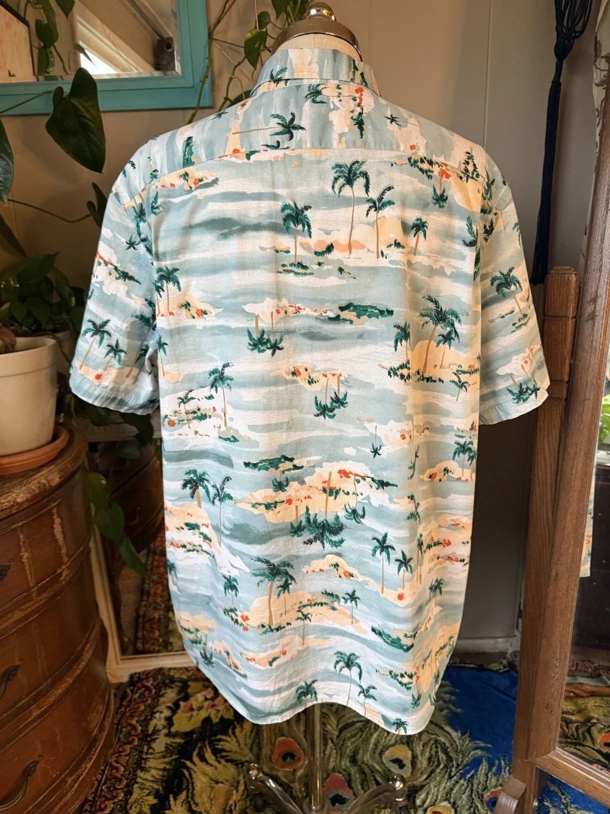 Men's OLD NAVY Vintage Blue Island Floral Hawaiian Shirt, Size XXL Rare Find.