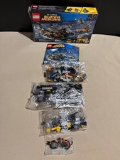 LEGO DC Comics Super Heroes The Batboat Harbo...