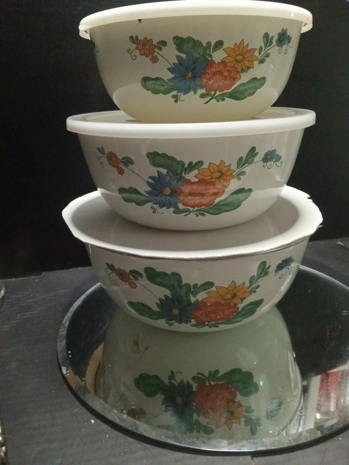 Vtg Florall Enamel Nesting Mixing Bowls with 2 X Lids Set 3 Bowls VGC