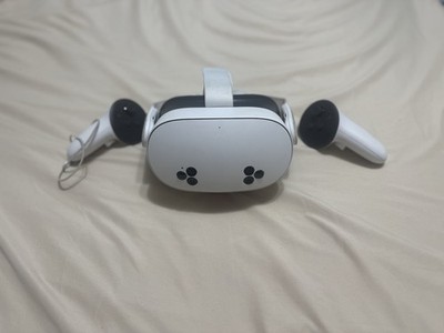 Meta Quest 3S 256GB VR Headset (US Plug) SK-1000209-01