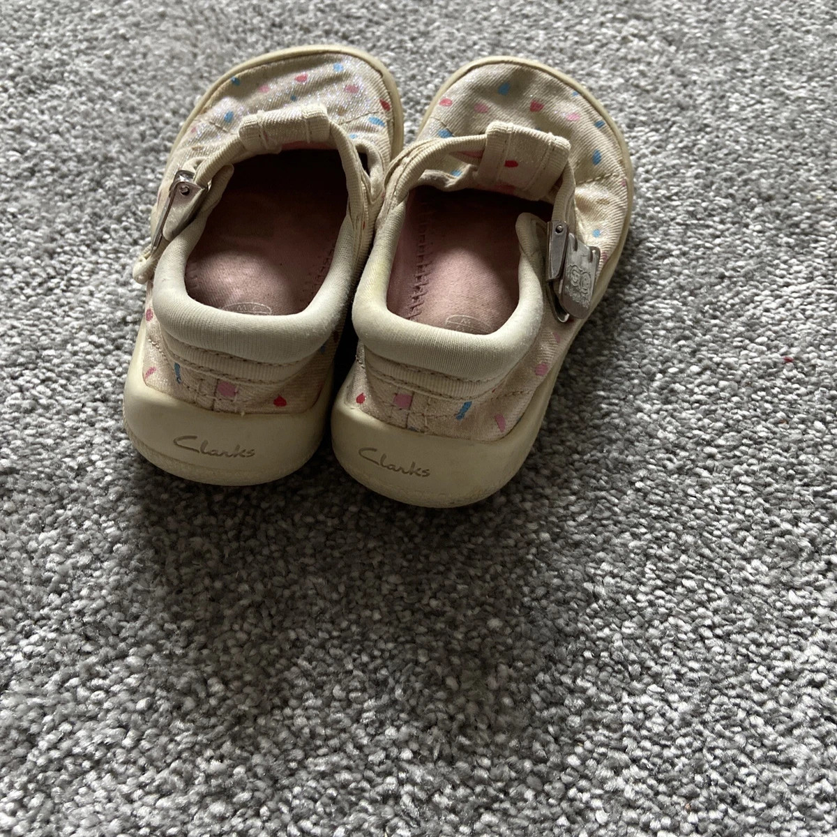 Clarks doodles hotsell size 6