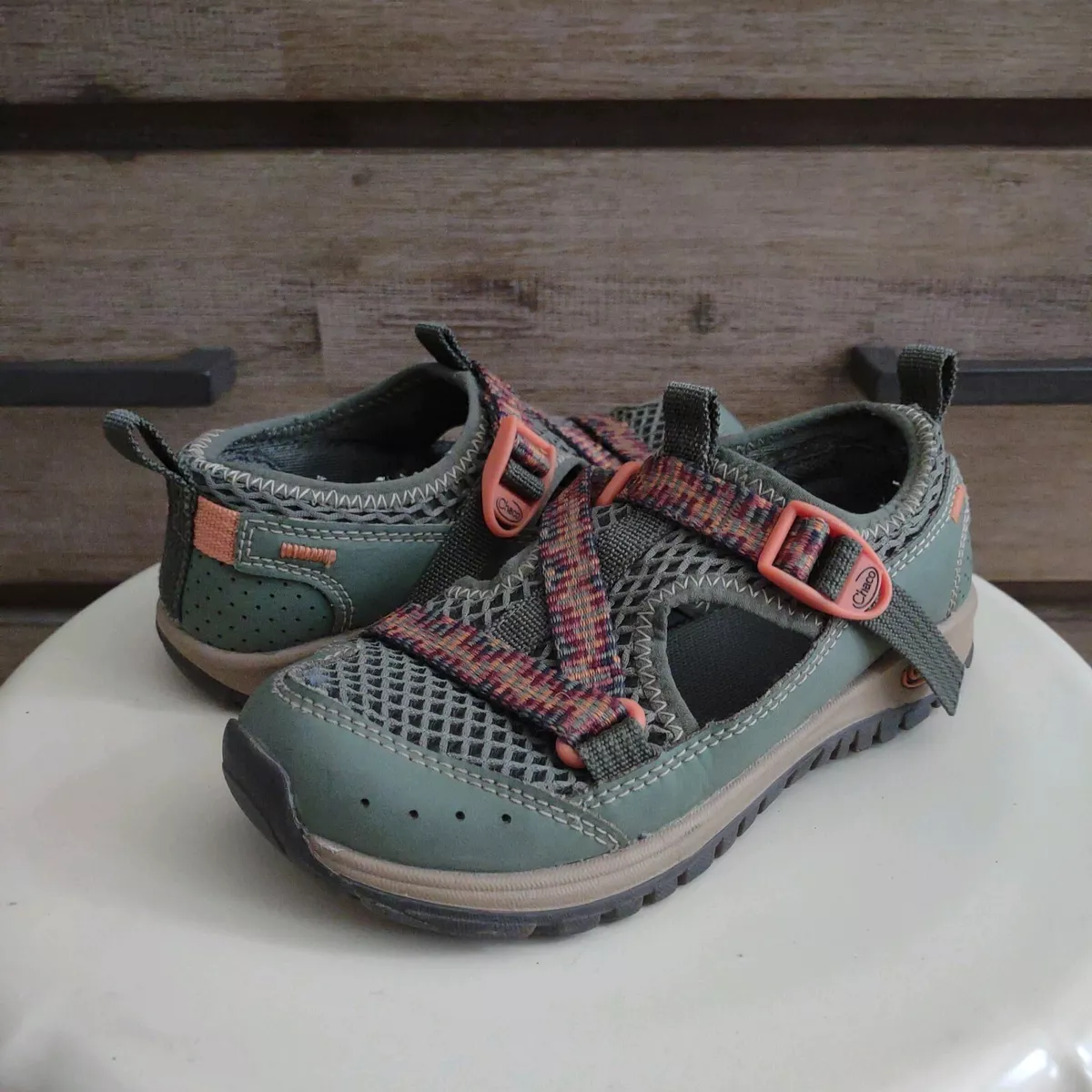 Chaco kids store water shoes