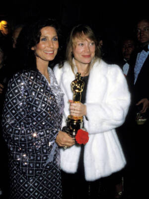 Loretta Lynn & Sissy Spacek at 53rd Academy Awards' Governor's Bal- 1981 Photo