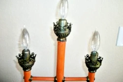 Antiguo candelabro francés Girandole Tole lámpara altar pantallas de vidrio 3 luces bronce Foto 4 de 4