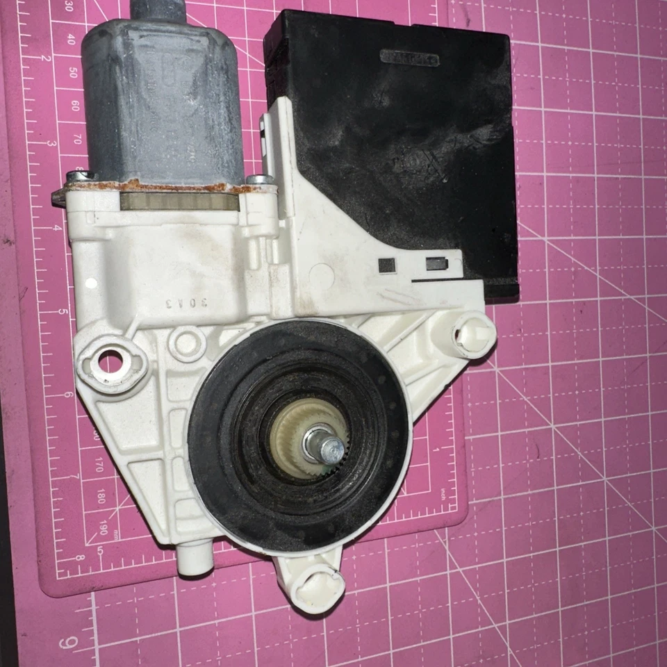 Volkswagen Jetta Sportwagen 2010-2014 puerta delantera derecha ventana motor fabricante original Foto 3 de 4