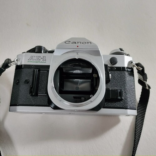 Canon AE-1 35mm Camera Bundle Kit Combo Flash, 50mm 200mm Auto Rewind - 第 3/13 張圖片