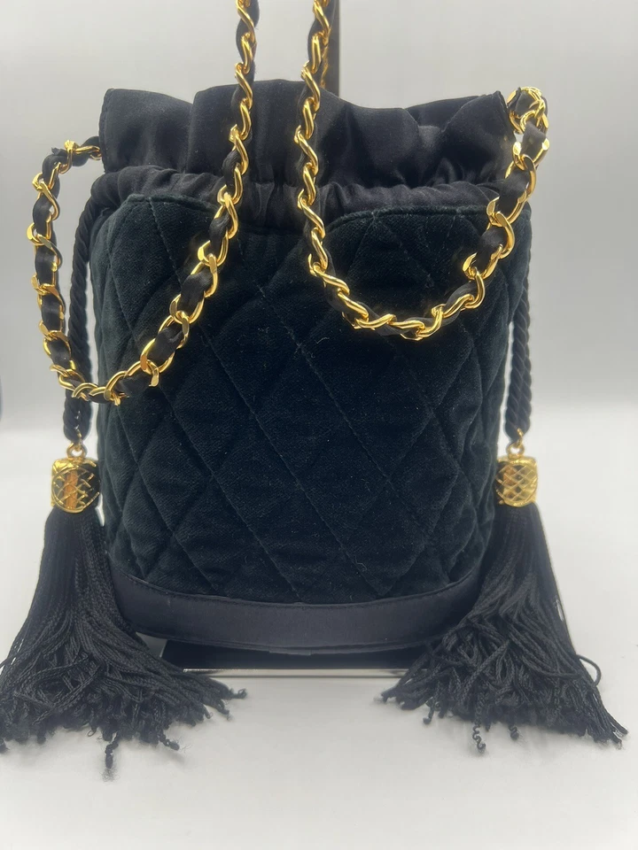 Bolso Cubo Vintage Carlisle Terciopelo/Satén, Bolso de Mano, Bandolera Hermoso Diseño Foto 2 de 4