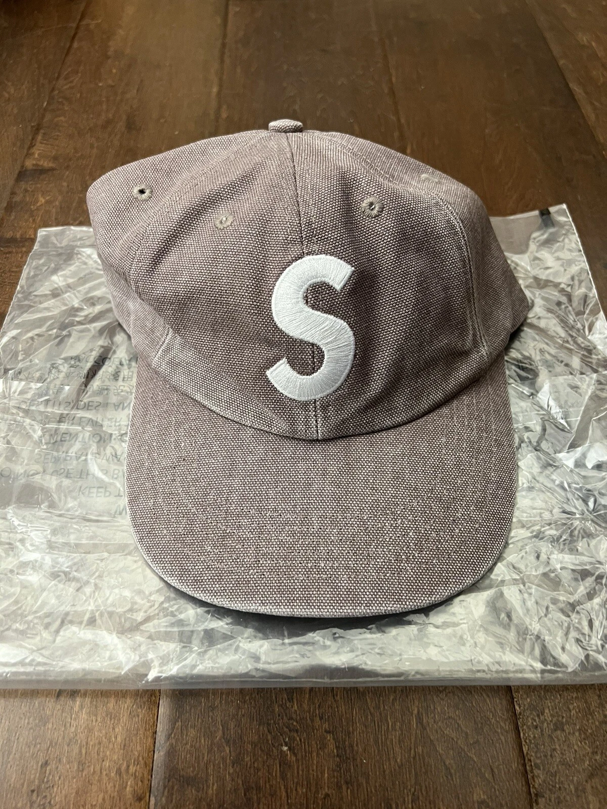 Chapeau Supreme FW24 Pigment S Logo 6 panneaux brodé kaki taille unique neuf EN MAIN