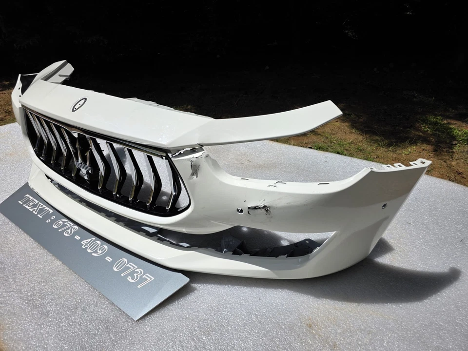 Cubierta de parachoques delantero Maserati Ghibli 2014-2017. OEM. SOLO RECOGIDA LOCAL 670010937 Foto 4 de 4