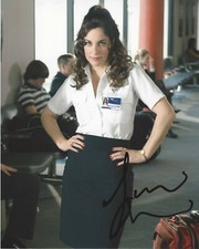 ACTRESS LINDSAY SLOANE SIGNED THE ODD COUPLE 8x10 PHOTO A w/COA PLAYING HOUSE