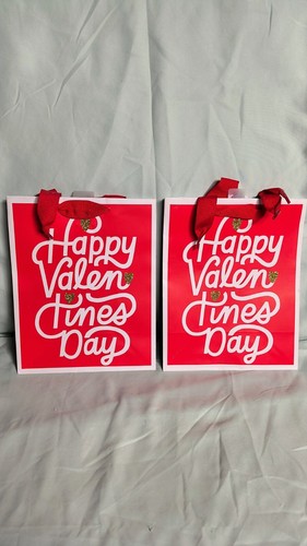 NEW 2 Medium Happy Valentine's Day Party Gift Bags Red And White