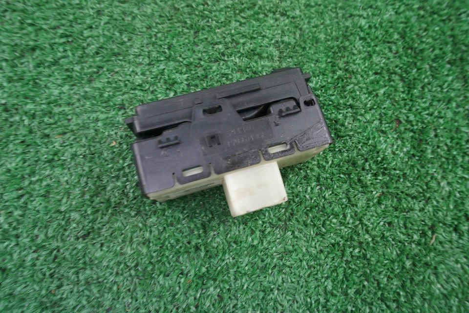 Dodge Avenger 2013 lado derecho del pasajero interruptor de ventana OEM Foto 2 de 4