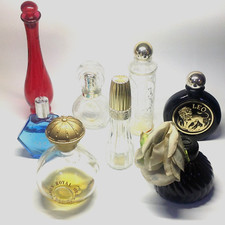 AVON vintage Lot de 8 flacons divers parfums de 20 à 10 cm - Vide ou entamé
