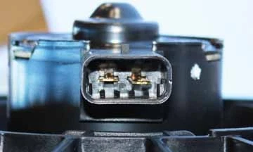 Вентилятор охлаждения радиатора и конденсатора для 00–03 Chevy Impala/Monte Carlo 3,4/3,8 л V6 - Изображение 3 из 4