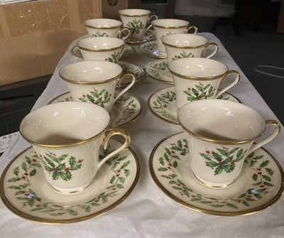 (9) Sets Of Lenox China Holiday Dimension Holly Christmas Cups & Saucers