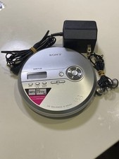 Sony CD Walkman D-NE241 Portable CD MP3 Player with AC Adapter Earphones