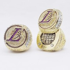 Los Angeles Lakers Collecting and Fan Guide 22