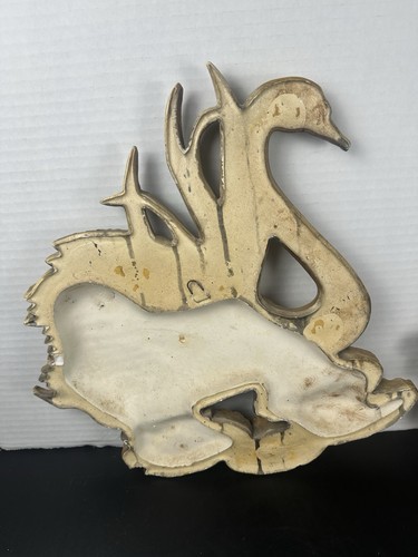 Vintage 2 Schwäne Lilie Pad Gold gebürstet Gips Wandbehang Dekor 14"x12" MCM - Bild 7 von 8