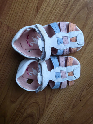PABLOSKY SPAIN KINDERSCHUH GR 21 SANDALE LEDER WEISS BUNT NEUW