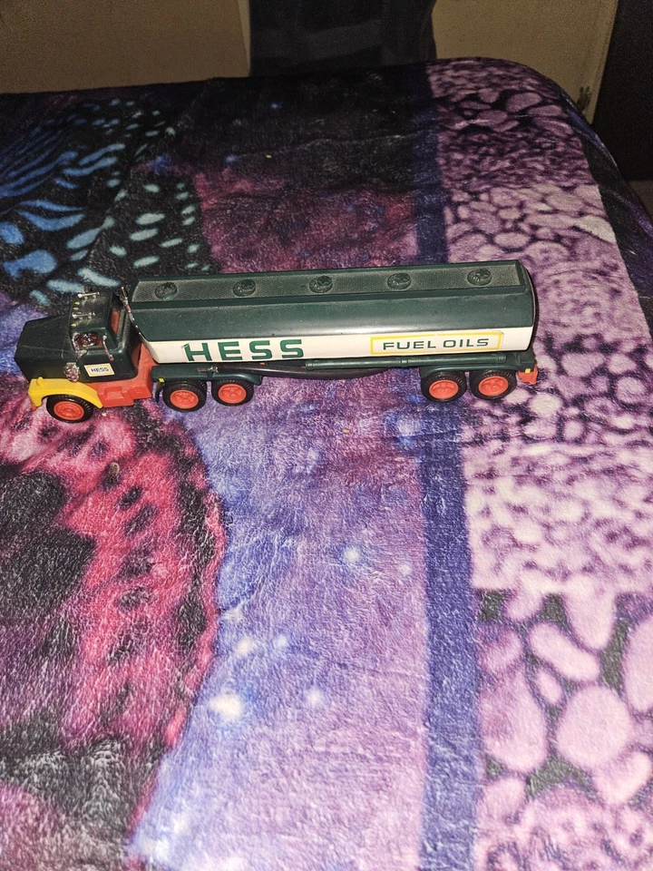 Camión de juguete original Hess 1977 vintage gasolina combustible aceite cisterna sin caja Foto 4 de 4