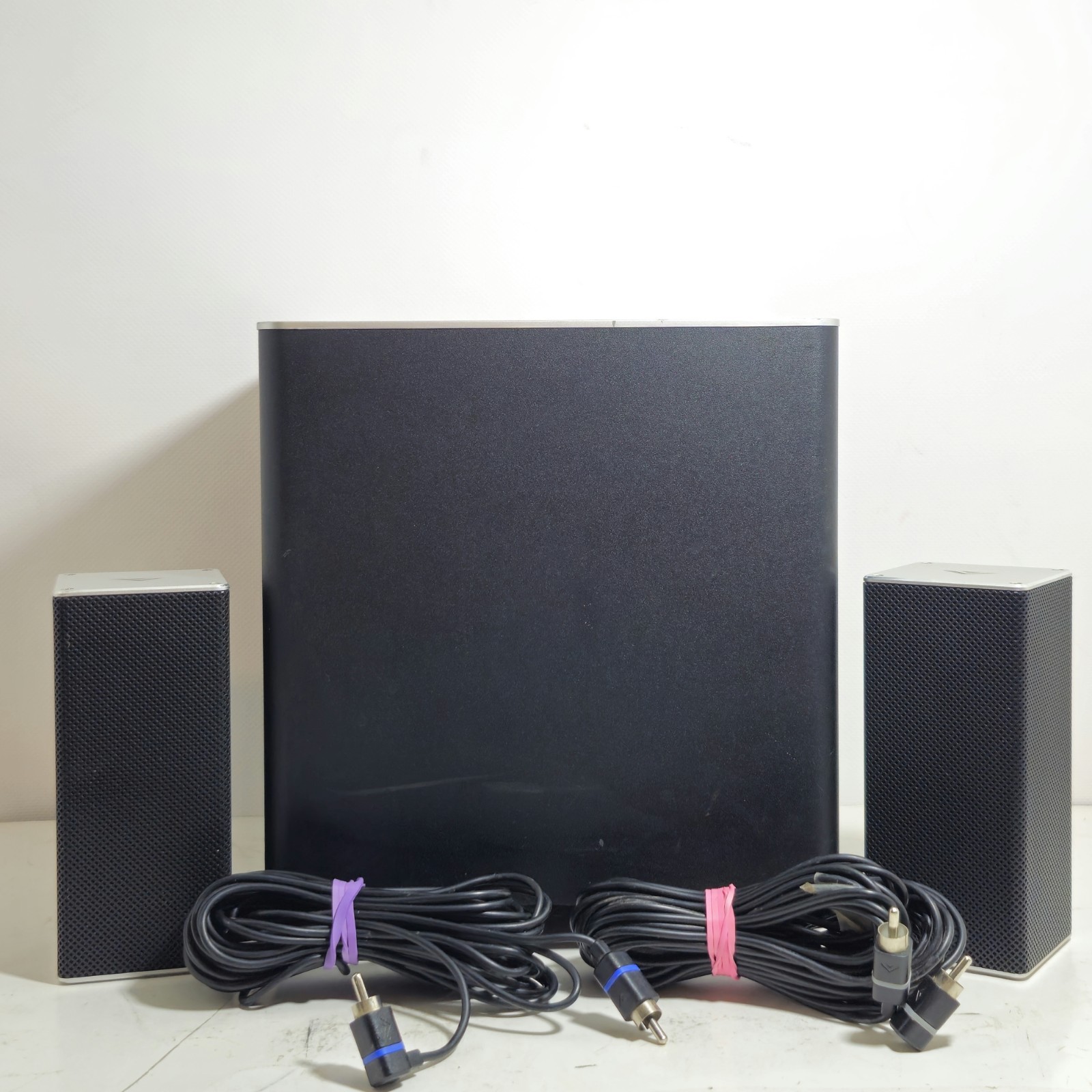 Vizio SB3251n-E0 Dolby 5.1 Channel Wireless Subwoofer And Sa