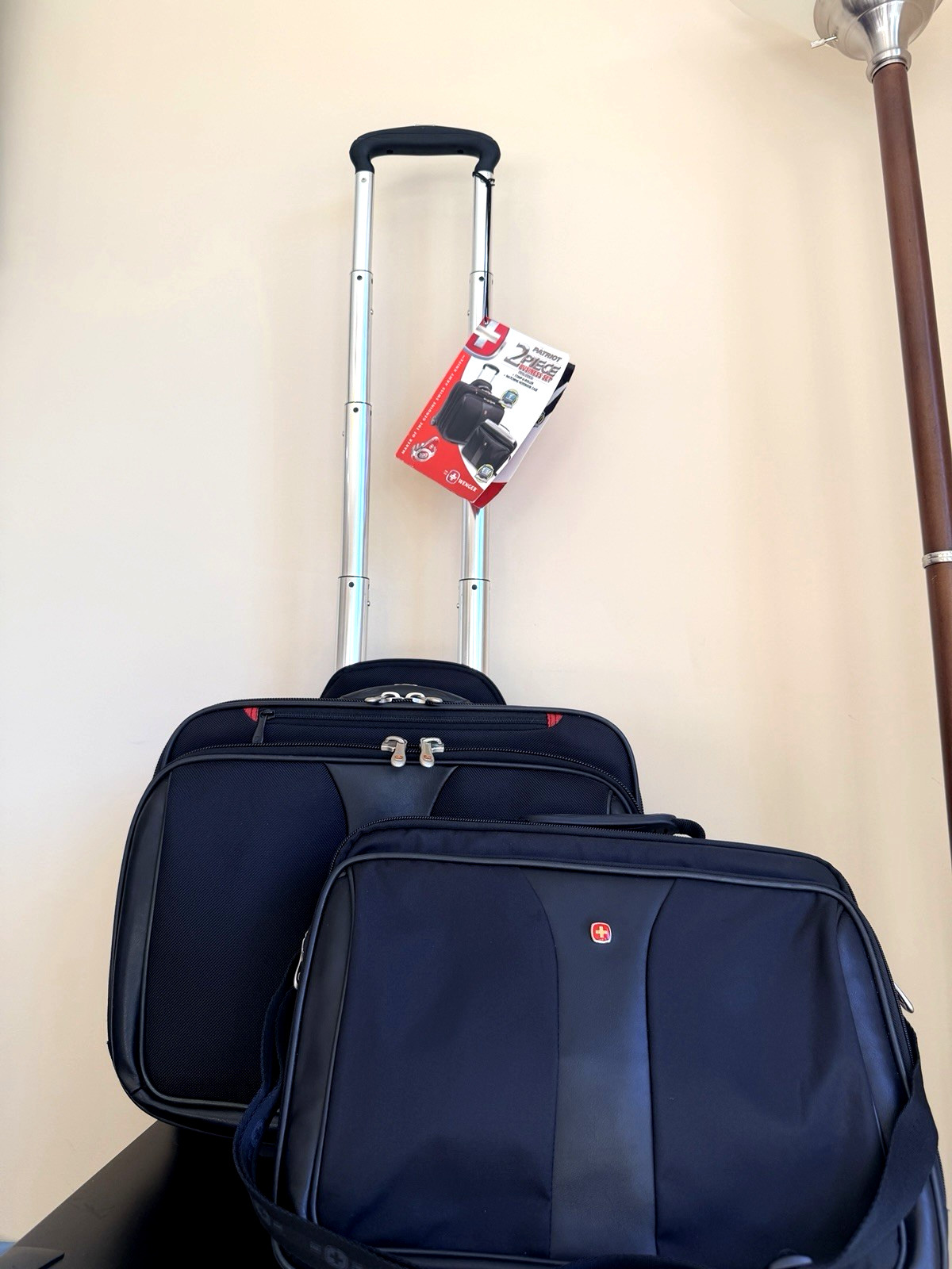 NWT Wenger SwissGear Patriot Wheeled 2-Piece Business Set w/
