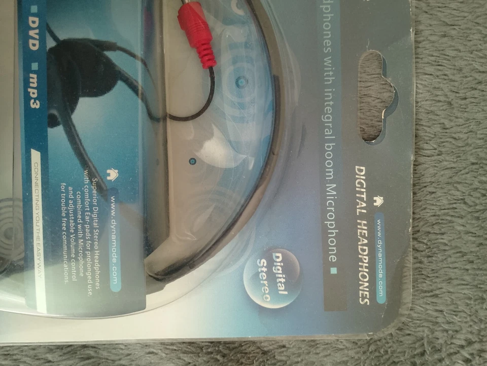 Brand New Sealed Dynamode N90 Stereo Headphones with boom Mic PC/MAC VoIP Ready - Image 3 of 4
