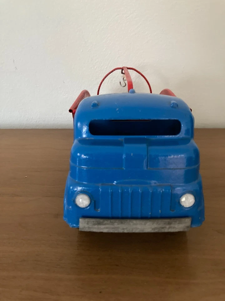 Vintage 1950's Structo Toys Toyland Garage X-37 Tow Truck Toy Pressed Steel - Image 2 of 4